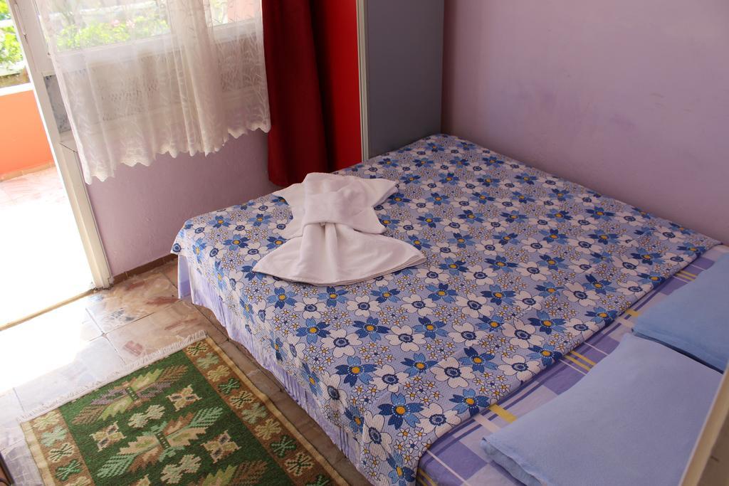 Eysan Pansiyon Akcay  Room photo